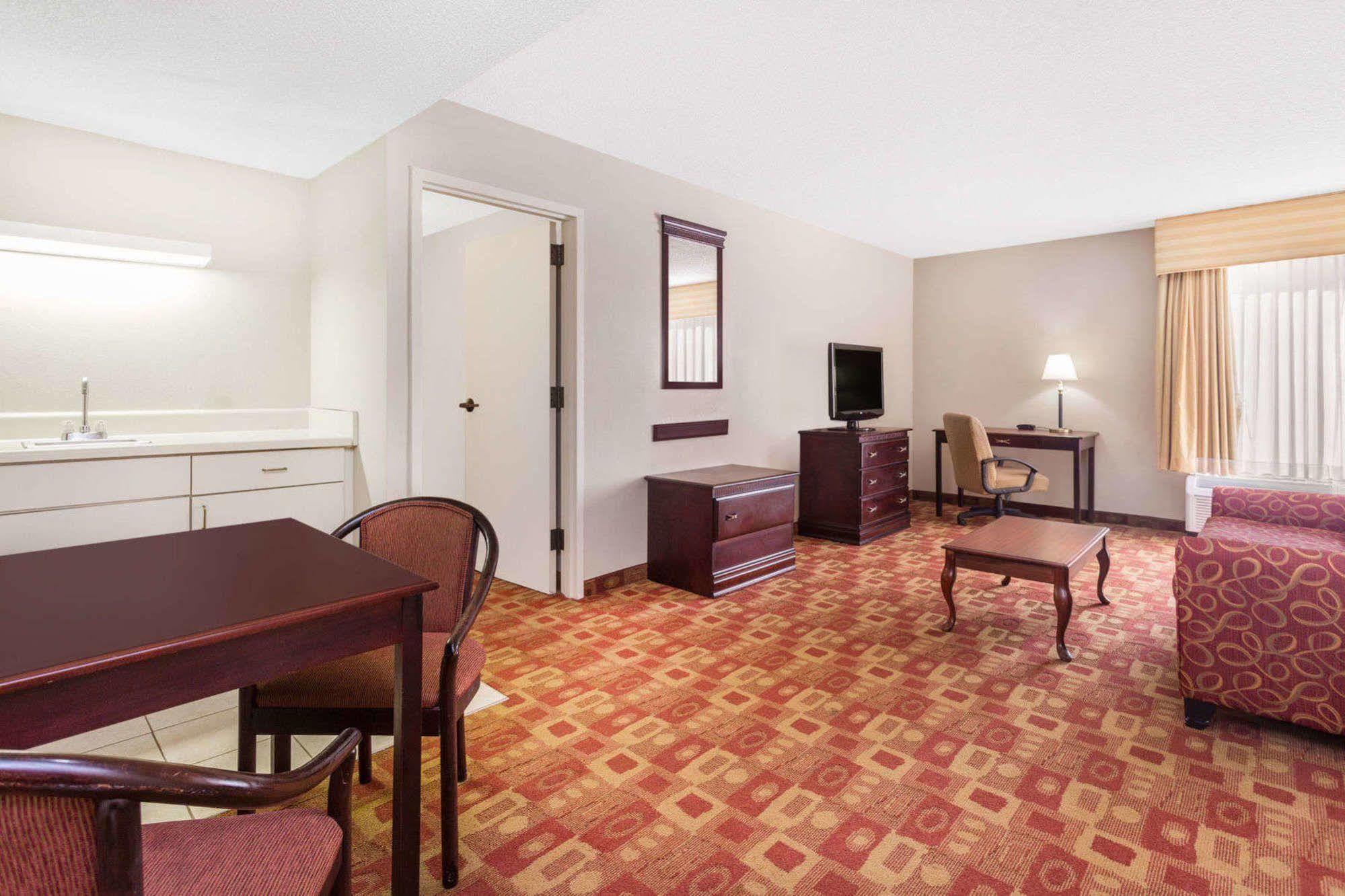 Rome Inn And Suites Dış mekan fotoğraf